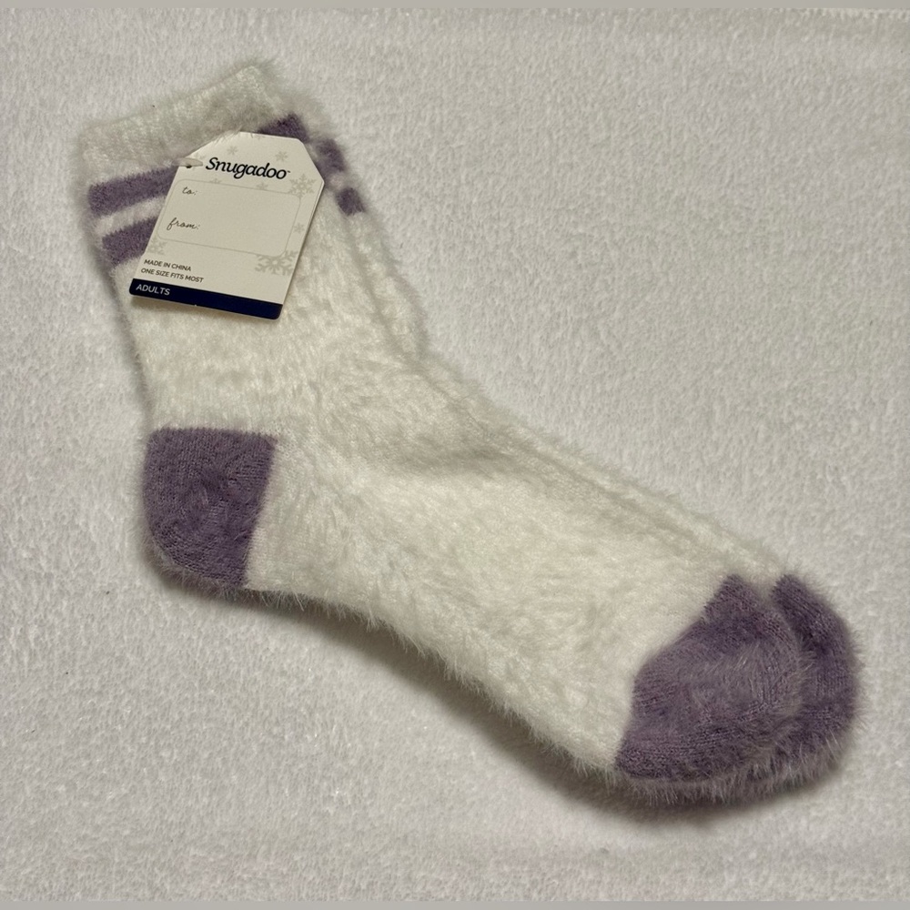 #x419 - Snugadoo Plush Ankle Socks White & Purple Accent Eyelash Fluffy Cabin